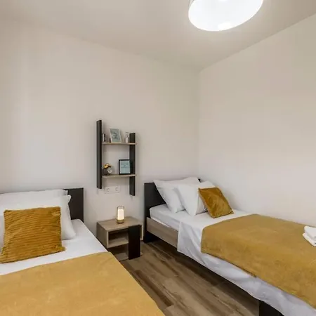 Apartment By Joe Trogir